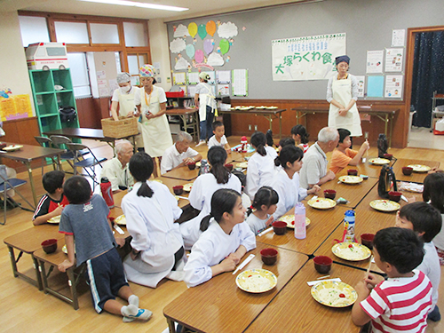 大塚らくわ食堂の様子