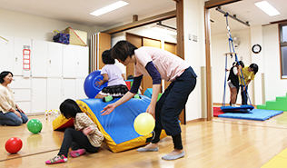 洛和山科小山児童園 てくてく親子教室