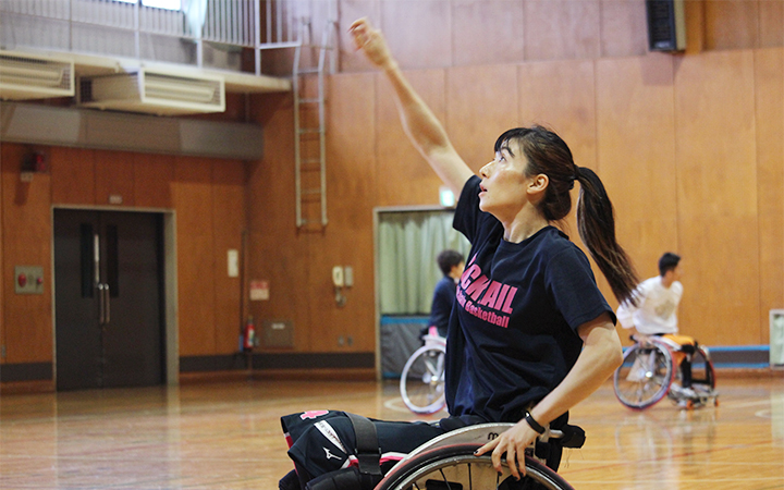 車いすバスケットボール プレー中の様子