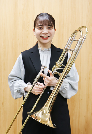 岩田 彩音