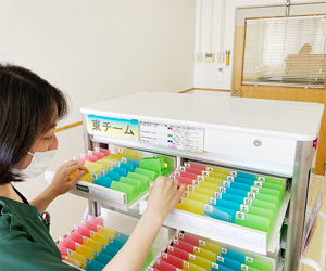 配薬カートへの定期薬セット
